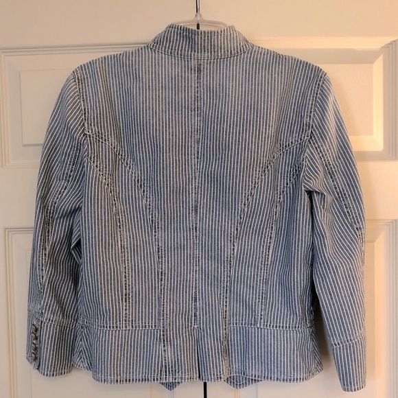 Ralph Lauren Jeans. Military-style, jacket. 100% Cotton. Never worn. Size L. $65 - Picture 2 of 3